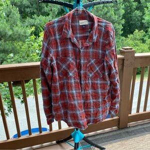 Universal thread plaid button down size large